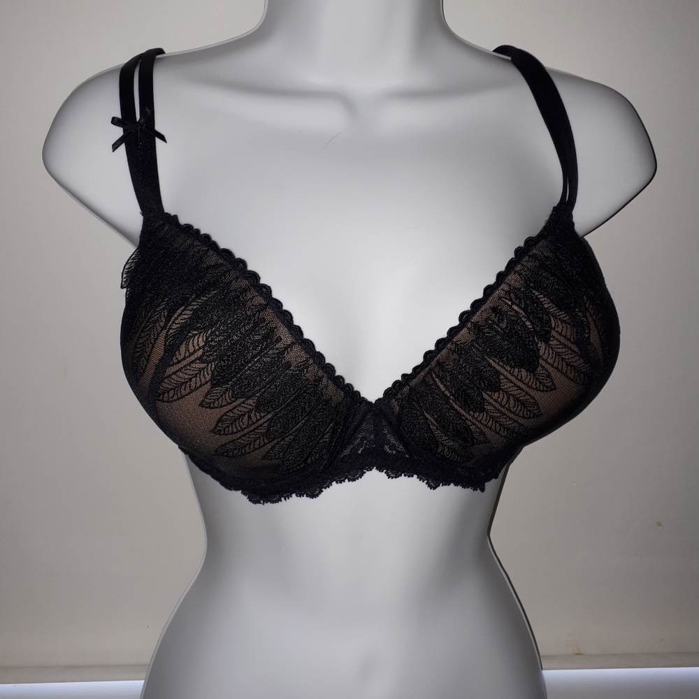 Simone Perele Stunning black bra with leaves